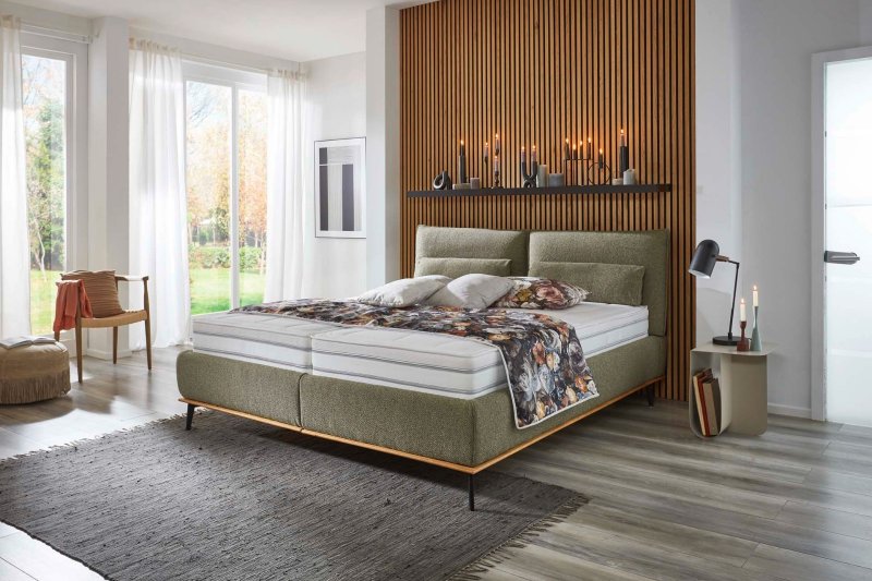 Moderní postel s dřevěným podstavcem LS23 Indra